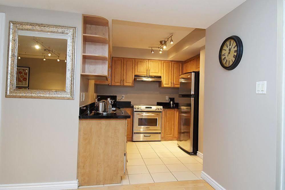 Whitehall Suites - 263 Wellington St W Toronto Extérieur photo